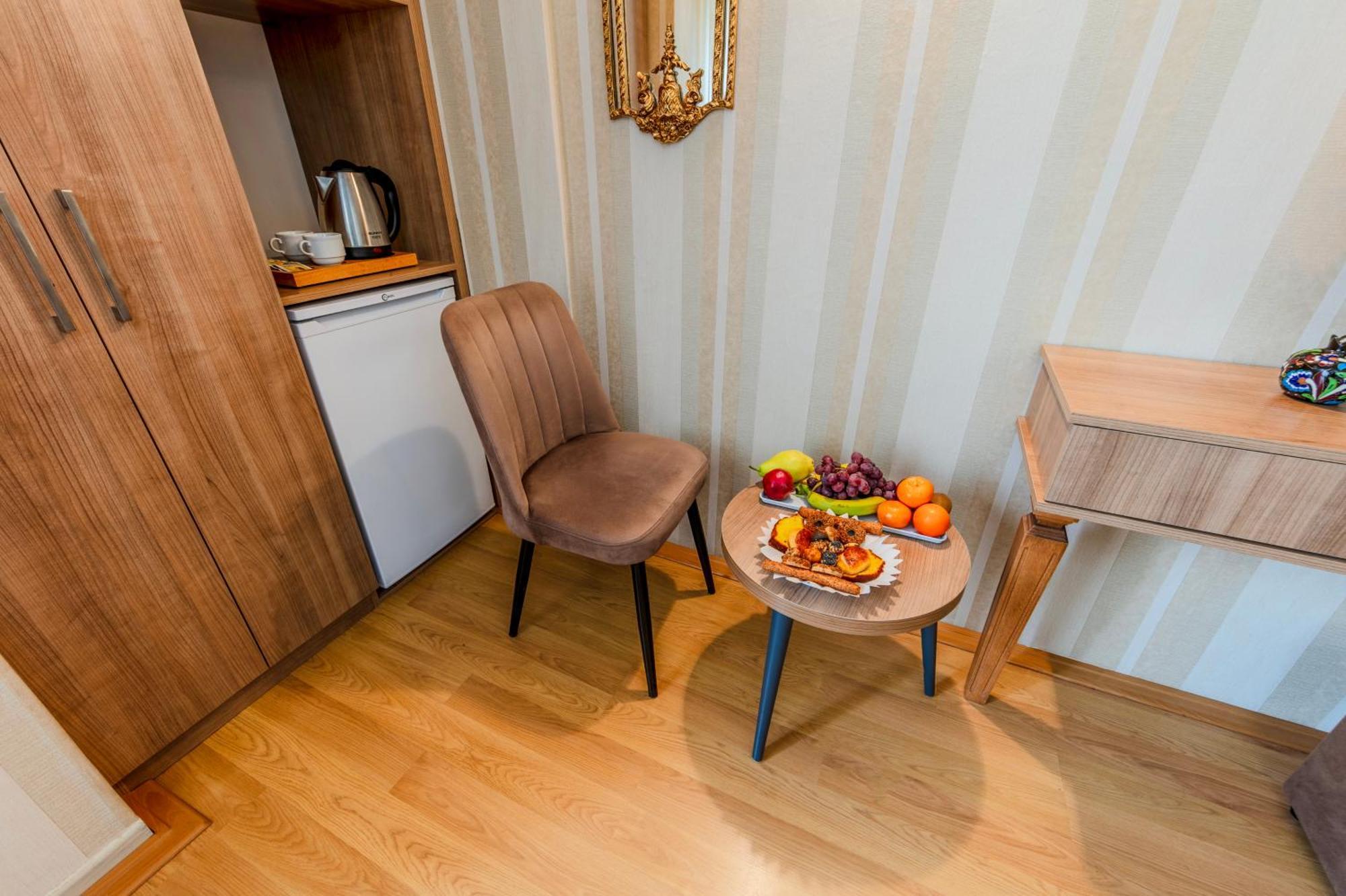Hamit Hotel Istanbul Exterior photo