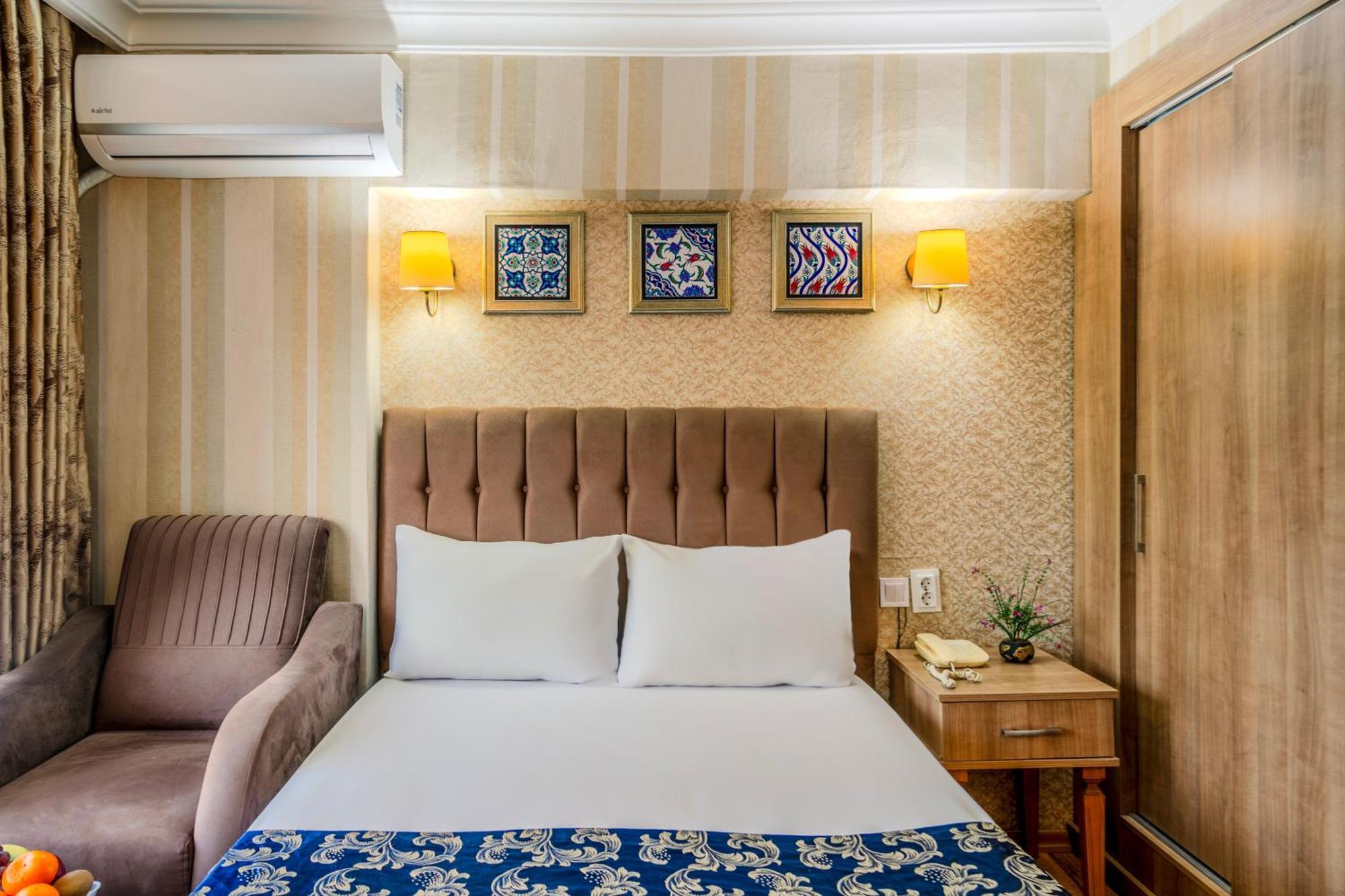 Hamit Hotel Istanbul Exterior photo