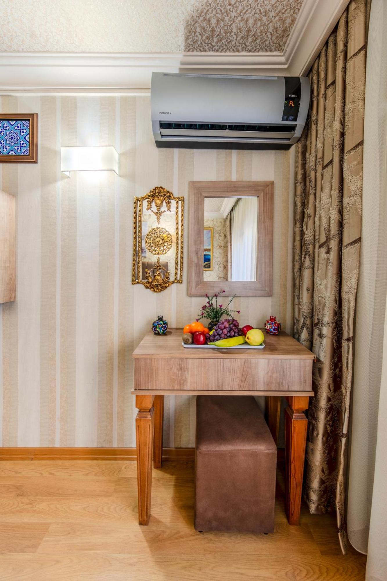 Hamit Hotel Istanbul Exterior photo
