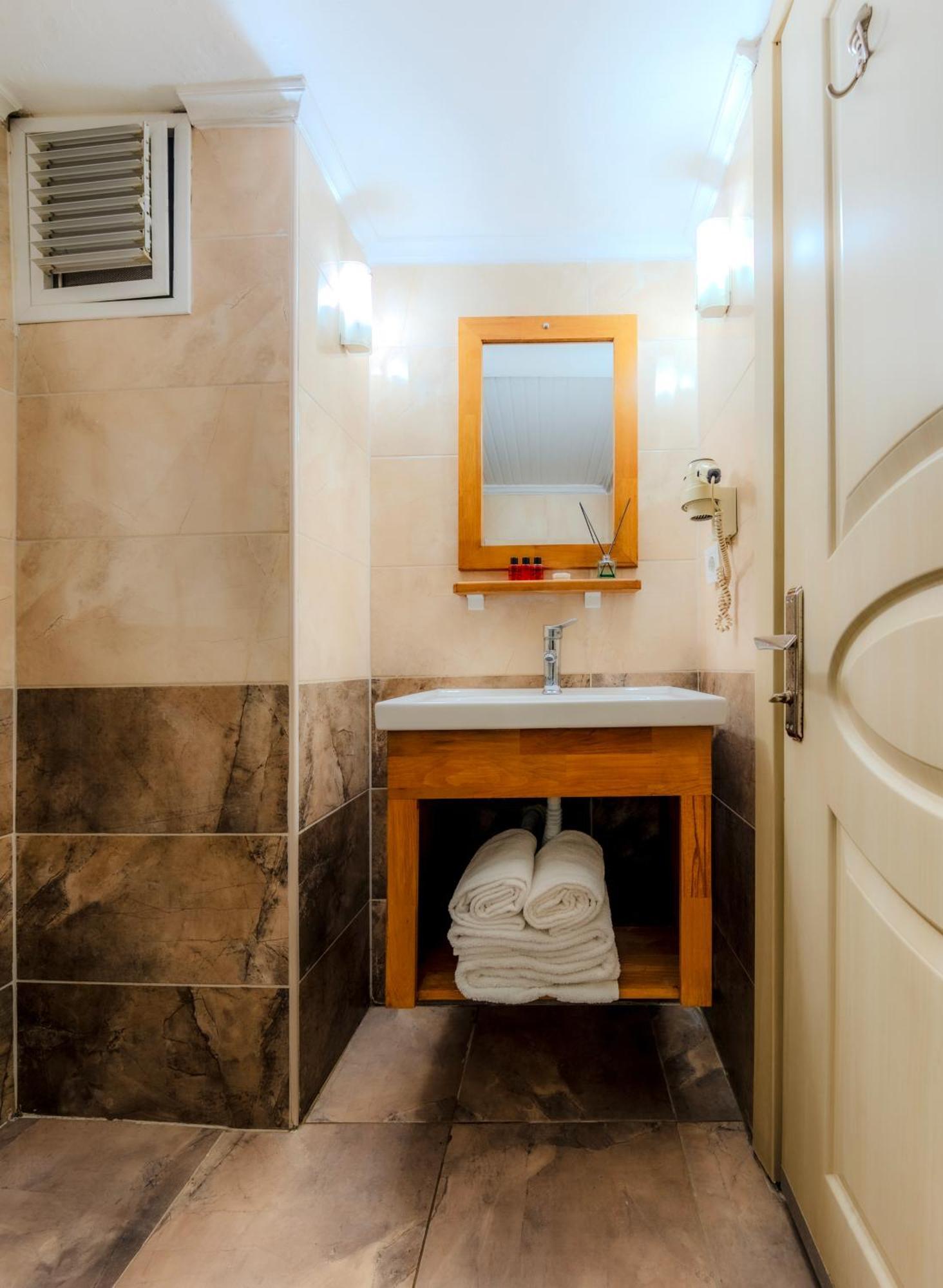 Hamit Hotel Istanbul Exterior photo